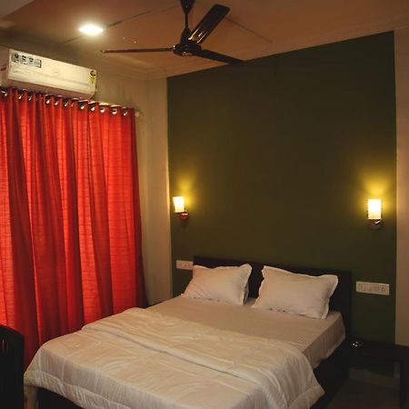 Elite Inn ロナバラ エクステリア 写真