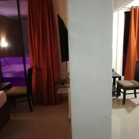 Elite Inn ロナバラ エクステリア 写真