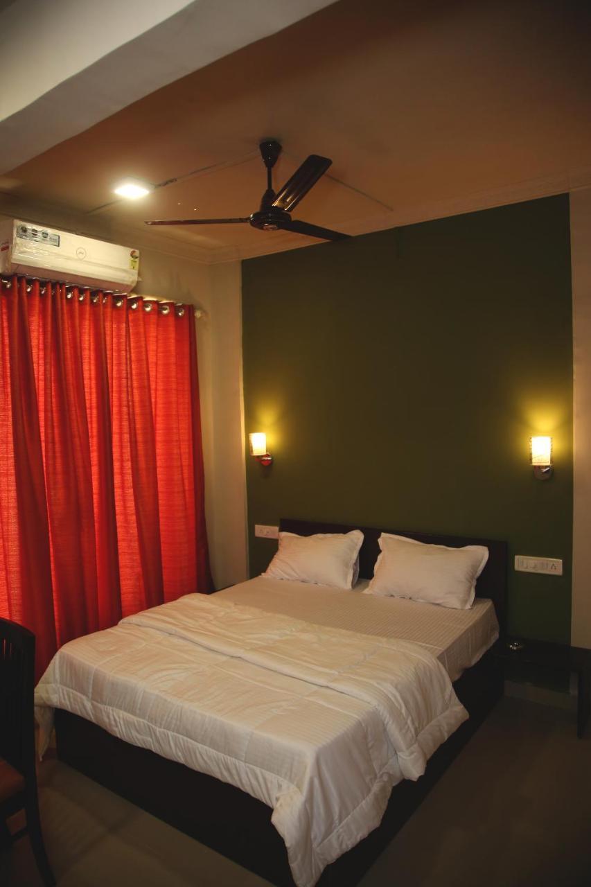 Elite Inn ロナバラ エクステリア 写真